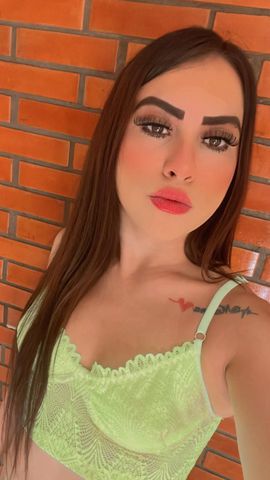 Seja bem-vindo, o meu nome é Karina, sou uma ninfeta safada, cheia de amor e tesão só para você, cabelos pretos e longos, uma acompanhante morena bem gostosa com a cintura fina e a bunda arrebitada para sentar gostoso pra você.
Adoro um oral babadinho e bem quentinho com garganta profunda chupando seu pau devagarinho pra ver você delirando de prazer como nunca antes, minha bucetinha é bem apertadinha e deliciosa, realizo fetiches como inversão, beijo grego, chuva dourada entre outros.
Garanto que quando me conhecer vai viciar em mim, vou te dar momentos intensos de muito prazer.