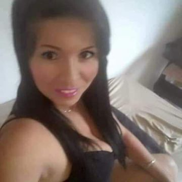 Sou branquinha do cabelo preto até na bunda Mulherão 