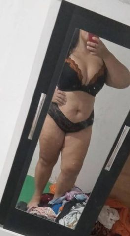 Atendo na minha casa local próprio  bem localizada e tranquila  sou gordinha pra quem gosta  bem discreta e tranquila 