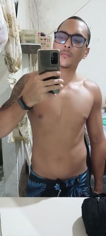 Atendo em Motel e Hotel . IDADE: 28 anos EST: 1.70 alt. 75 kg FÍSICO: Magro Definido Pau Grande e Duro 17 cm de dote  SUPER DISCRETO 